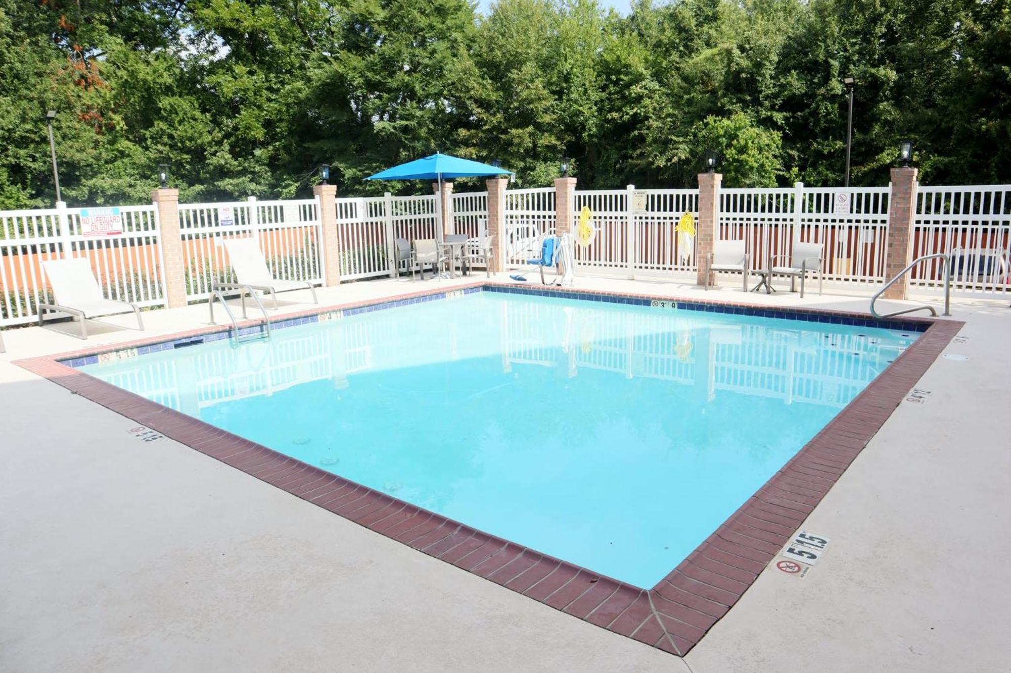 Holiday Inn Express Baton Rouge North By Ihg Zachary Екстериор снимка
